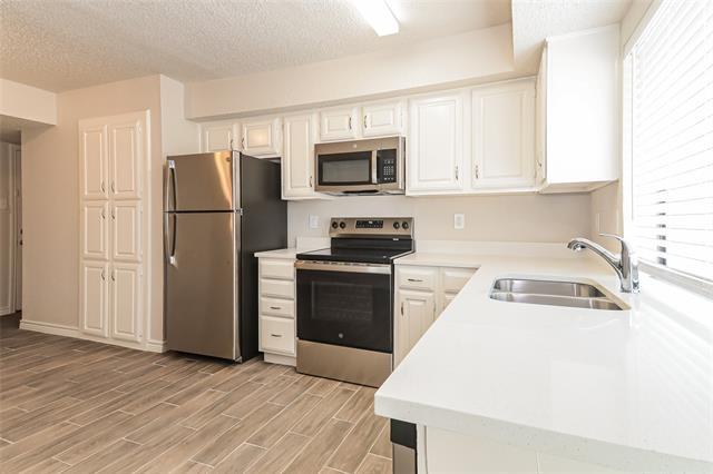 Building Photo - 2718 Holy Cross Ln