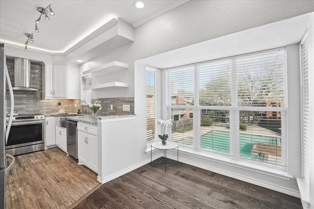 Building Photo - 411 Pebble Way