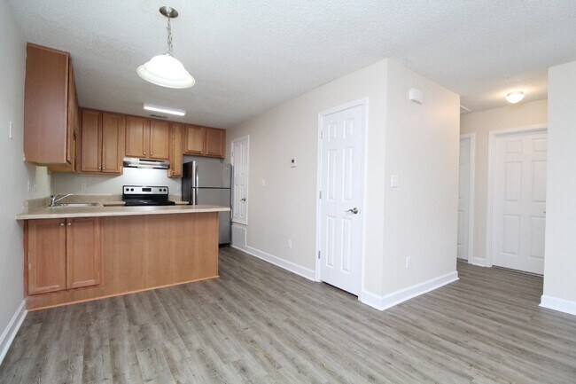 Building Photo - Spacious 2BD/1BA Apartment in Benjamin Oak...