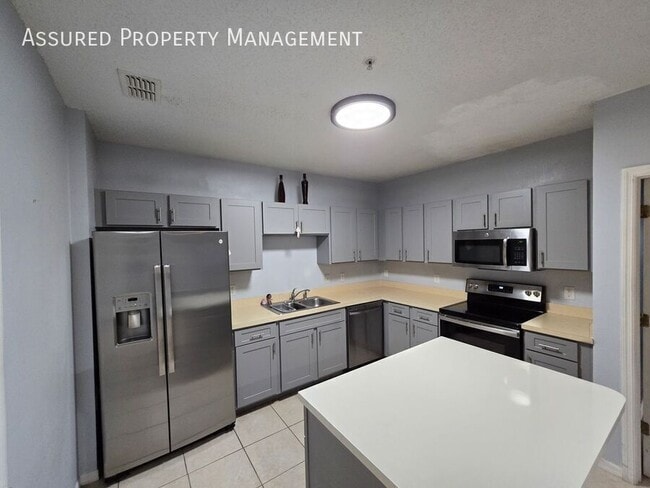 Building Photo - 2048 Cypress Bay Blvd