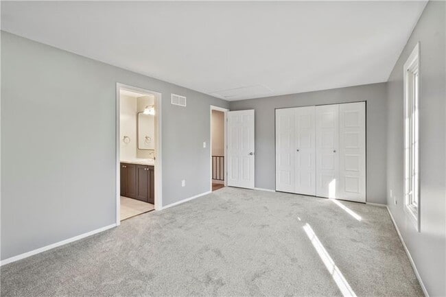 Building Photo - 238 Woodbridge Dr