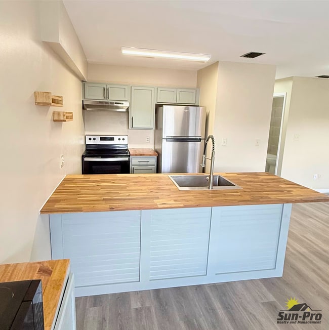 Building Photo - 108 Lacosta Ln