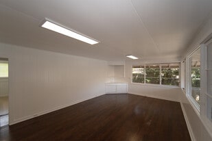 Building Photo - 2260 Waiomao Rd