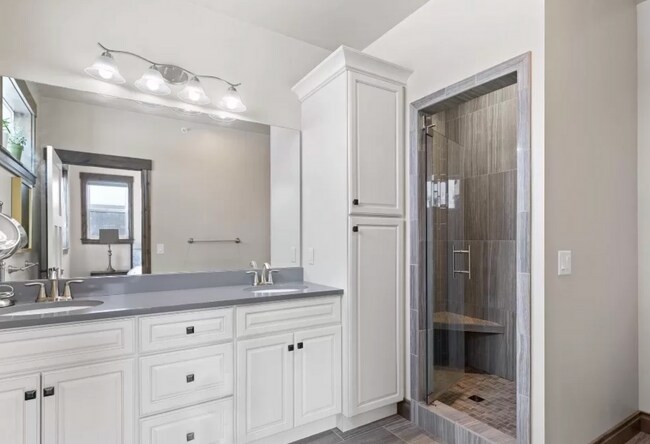 Building Photo - Gorgeous 3 bedroom 2 bath in Belgrade