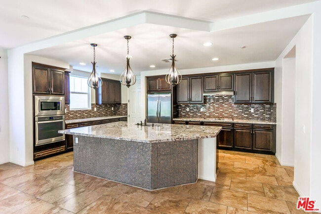 Building Photo - 22379 Driftwood Ct