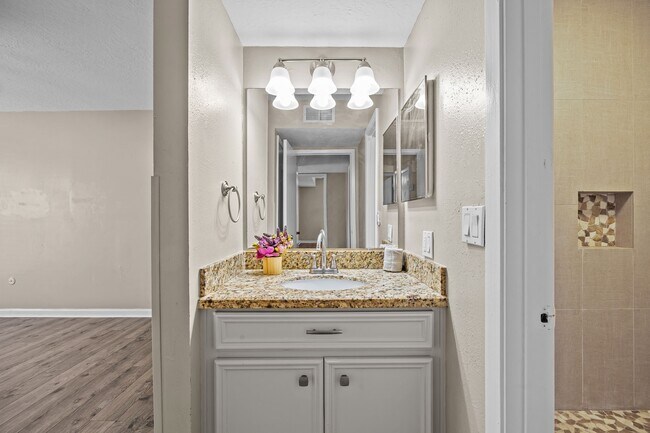 Building Photo - 250 El Dorado Blvd