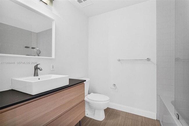 Building Photo - 10 SW South River Dr