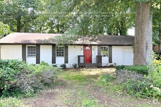 Building Photo - 1136 Woodleigh Rd SW