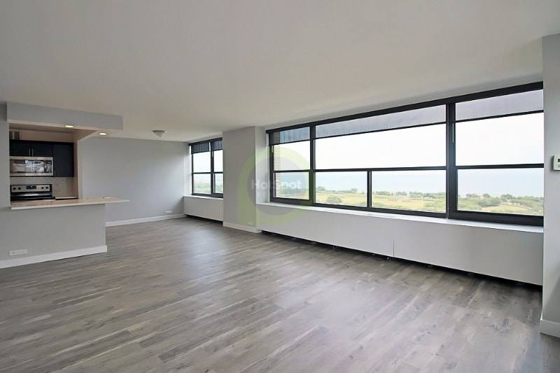 Building Photo - 1140 S Michigan Ave