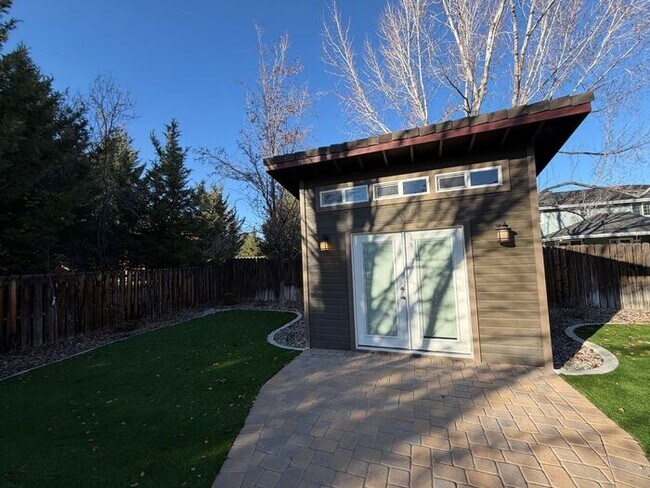 Building Photo - 1199 Manzanita Ln