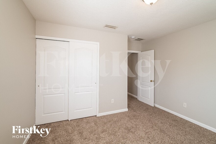 Building Photo - 2326 Red Moon Dr