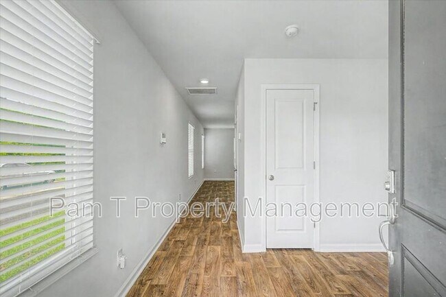 Building Photo - 140 Birch Cir