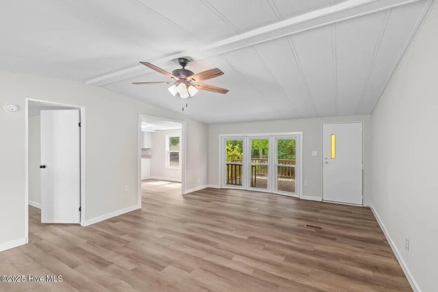 Building Photo - 136 Smedley Ln