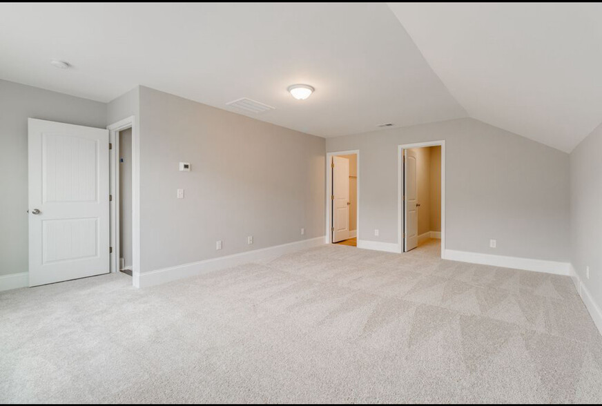 Building Photo - 5001 Lincoln Reece Ln