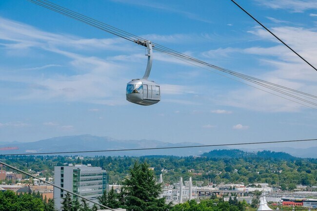 Building Photo - Updated 2 Bedroom, 1 Bathroom Condominium With Stunning Views.