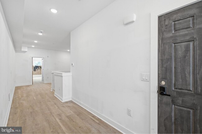 Building Photo - 669 N 39th St