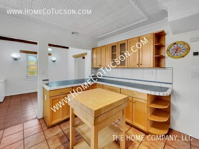Building Photo - 228 S Country Club Rd