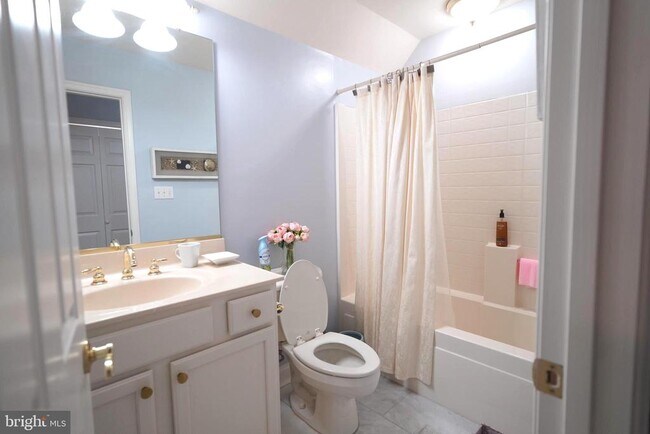 Building Photo - 15401 Jamies Way
