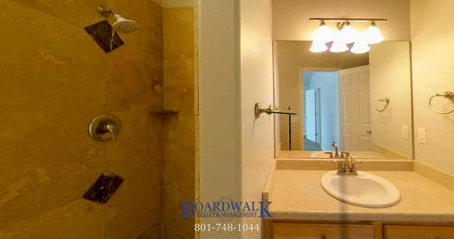 Building Photo - Spacious 2 Bed 2 Bath Condo in Bountiful!