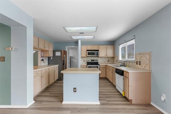 Building Photo - 130 Siebert Dr