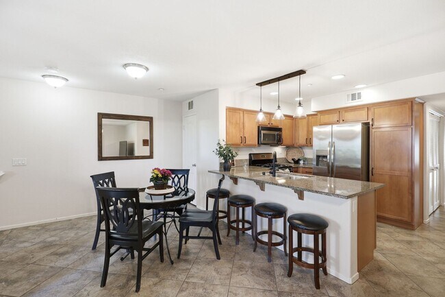 Building Photo - Point Loma, "The Bay" 2 bed 2 Bath Townhome now available! Amazing amenities, don't miss out