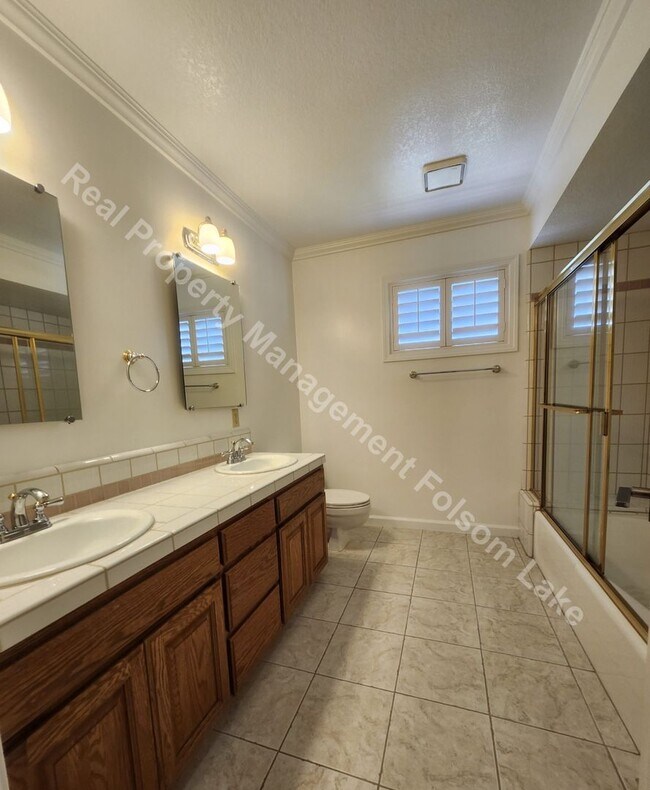 Building Photo - Beautiful 4bd 3ba home in Los Cerros Neigh...