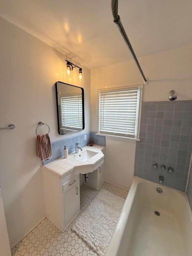 Building Photo - Bungalow - 1 bedroom + Office = natural wood floors, mini split a/c , new appliances, private pat...