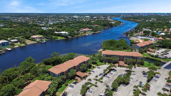 Building Photo - 1901 Marina Isle Way