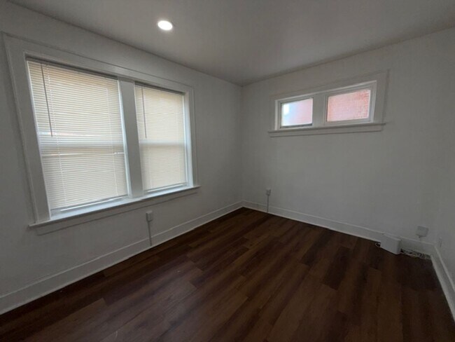 Building Photo - 3956 Pennsylvania Ave