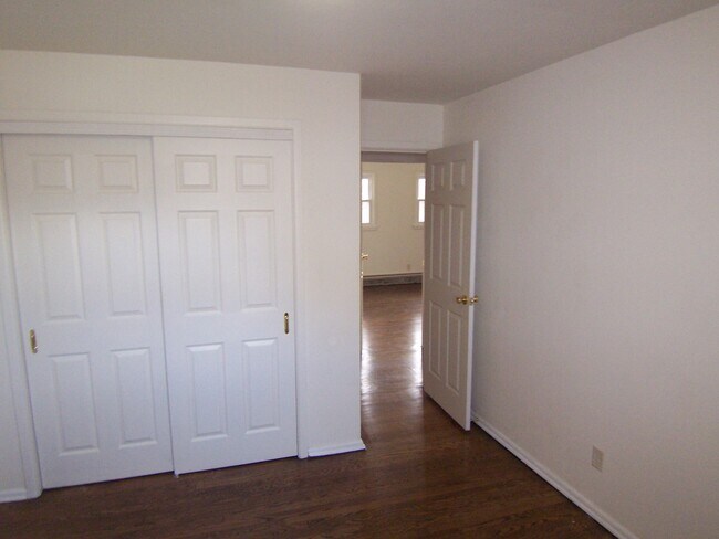 Building Photo - 8800 W Howard Ave