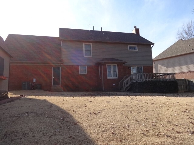 Building Photo - 1929 Autumndale Cv