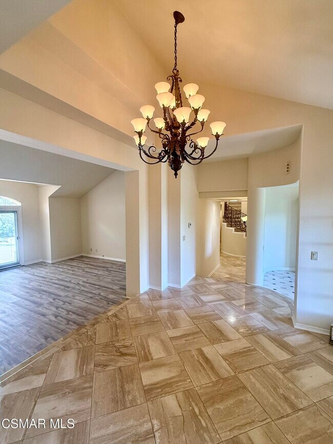 Building Photo - 1922 Golden Sky Cir