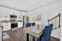 Building Photo - 100 Plum Ct