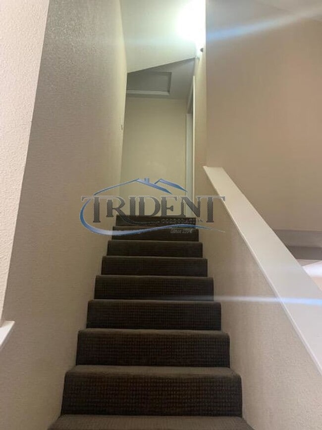 Building Photo - 1022/1024 Gilliland Drive