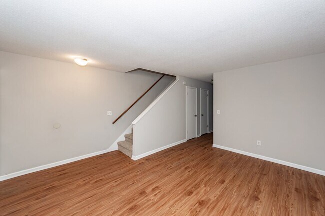 Building Photo - 296 Fleming Rd