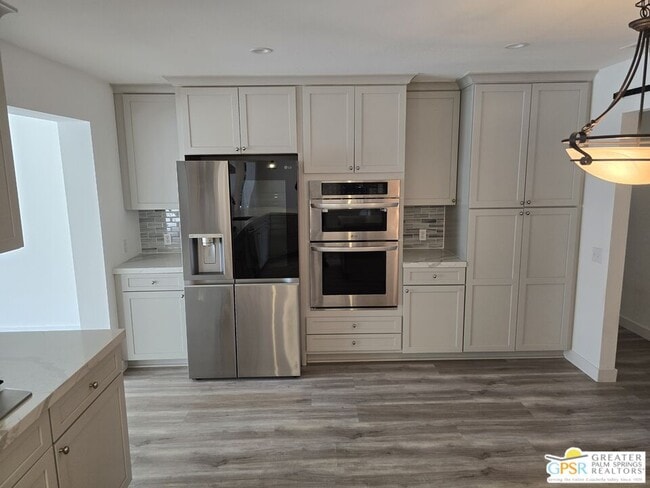 Building Photo - 74619 Fairway Dr