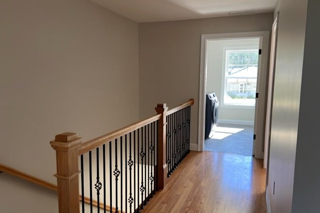 Building Photo - 159 Elm St