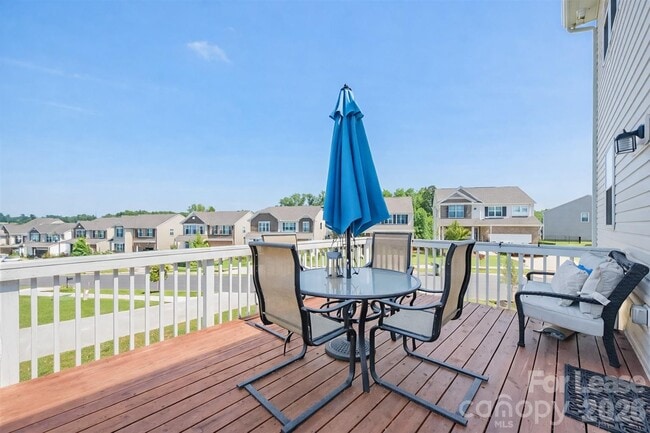 Building Photo - 10391 Hillsborough St