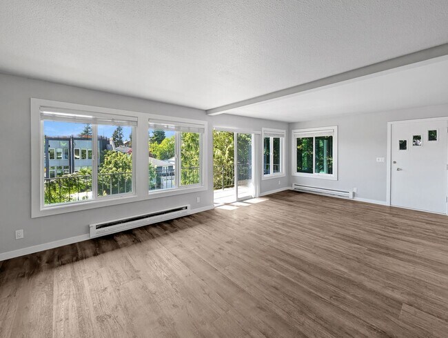 Building Photo - 5956 Fauntleroy Wy SW