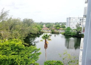 Building Photo - 1300 NE Miami Gardens Dr