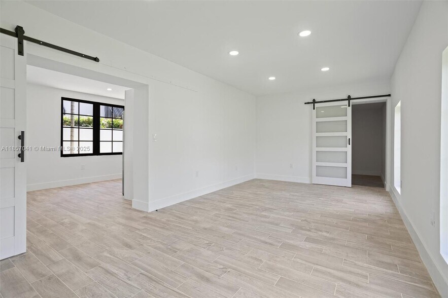 Building Photo - 434 Aragon Ave