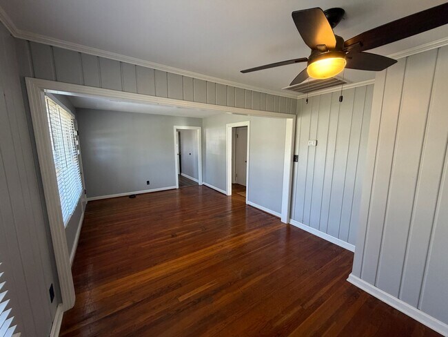 Building Photo - LIve in beautiful downtown Franklin!