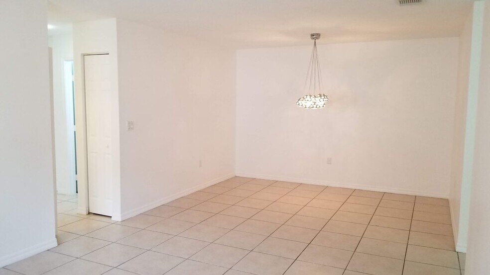 Building Photo - 20554 SW 93rd Ave