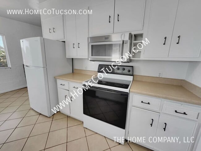 Building Photo - 720 W Alturas St