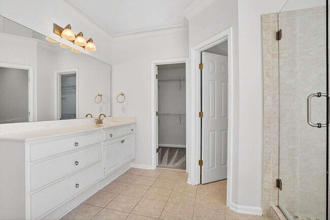 Building Photo - 1200 Cresthaven Ln NW