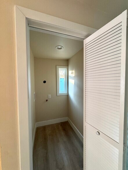 Building Photo - 11720 Utah Ave