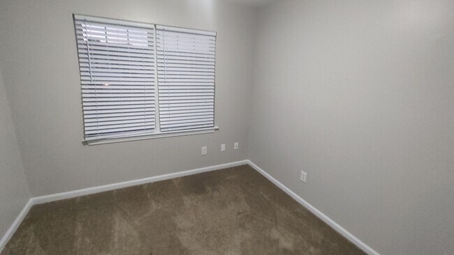 Building Photo - 90 Century Ct