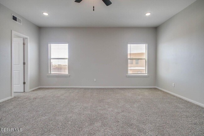 Building Photo - 916 Mormon Tea Dr