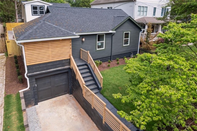 Building Photo - 496 Glenwood Pl SE