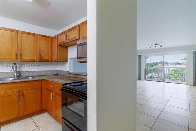 Building Photo - 4804 NW 79th Ave